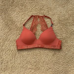 BRAND NEW 34A Victoria secret bra